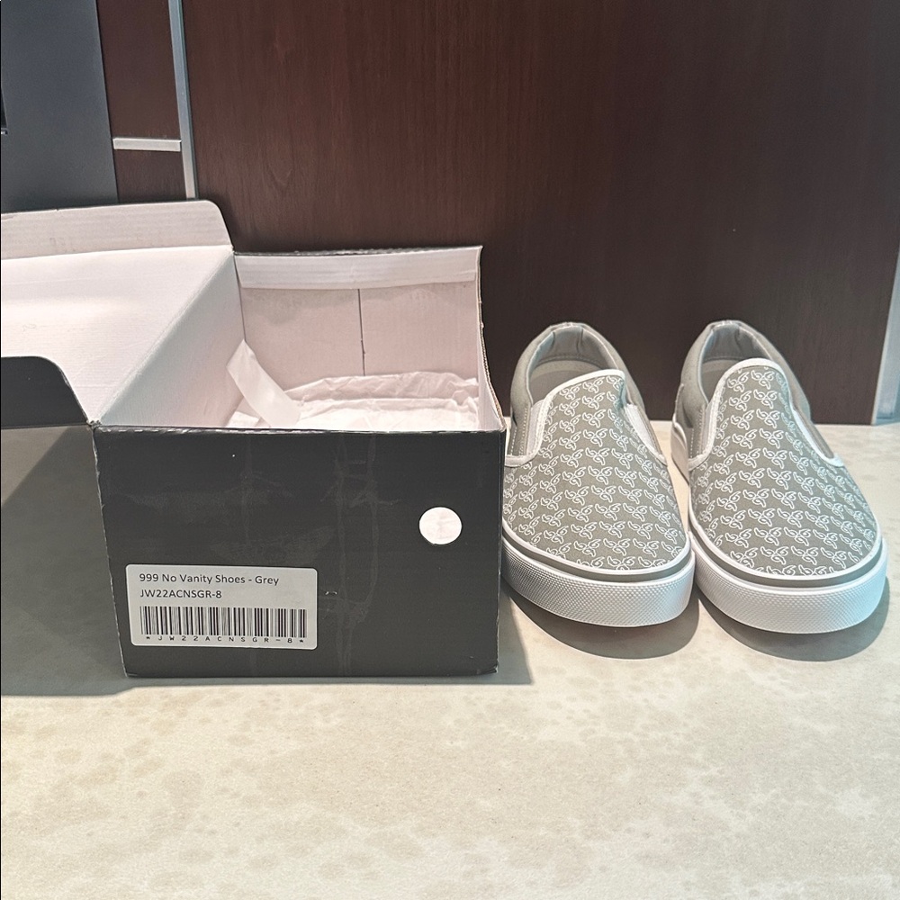 999 No Vanity Shoes - Grey